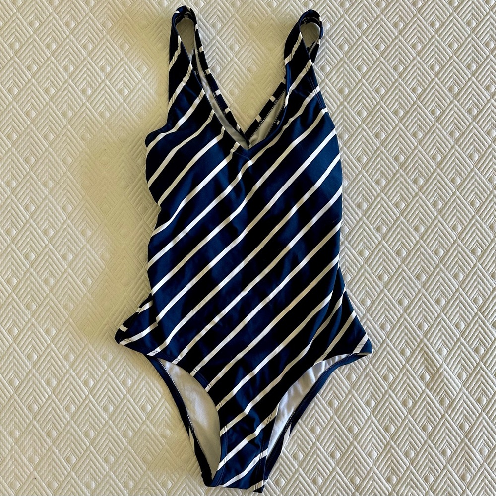 One-piece swim